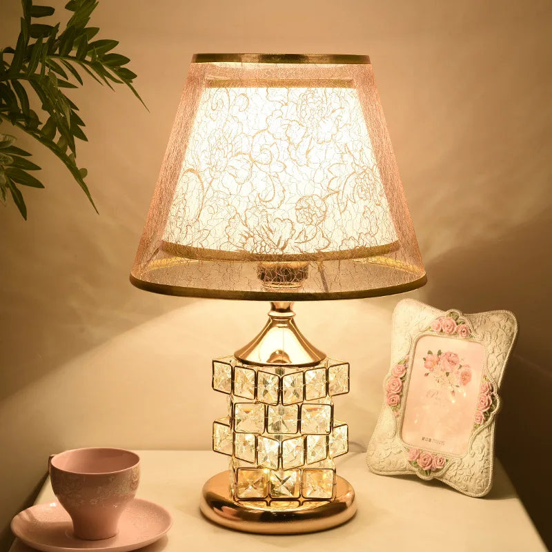 lampe de table en cristal moderne pour décoration intérieure élégante - vue 7 sur 10