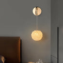 applique murale en cristal et métal doré design élégant pour intérieur moderne