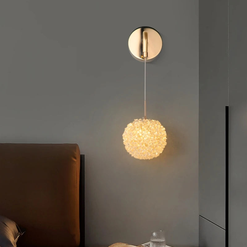 applique murale en cristal et métal doré design élégant pour intérieur moderne - vue 5 sur 10