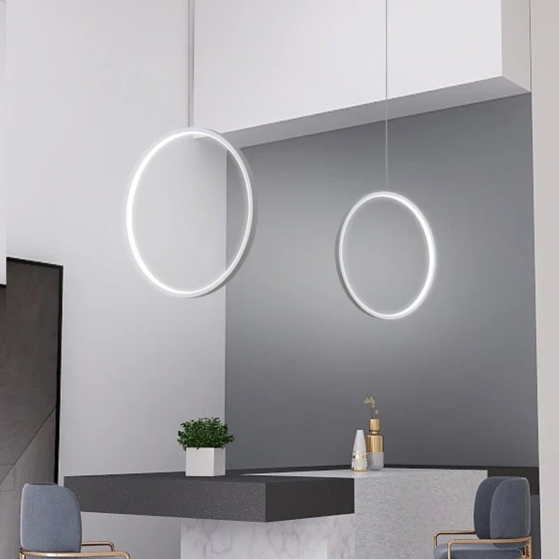 Minimalistischer Kronleuchter in Kreisform für moderne Innenräume - vue 5 sur 18