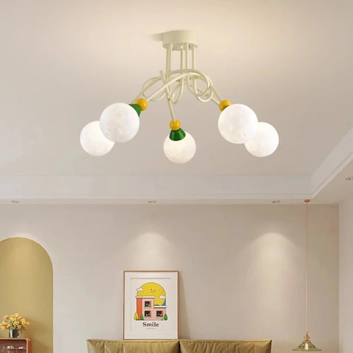 Kronleuchter im nordischen Design für moderne und farbenfrohe Kinderzimmer - vue 3 sur 10