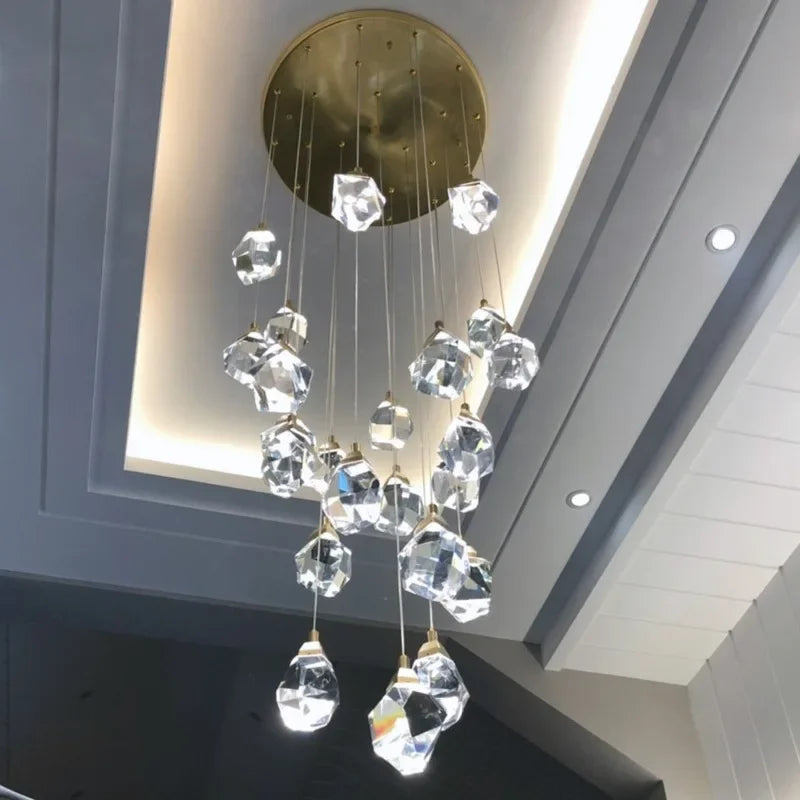 Lustre en cristal de diamant de luxe escalier grand salon - vue 6 sur 14