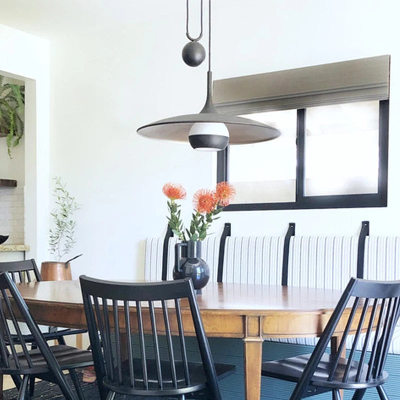 lustre minimaliste design ovni pour restaurant et bar - vue 4 sur 7