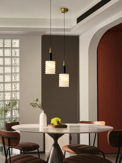 Moderne Pendelleuchte aus Naturstein für minimalistisches Licht - vue 5 sur 8