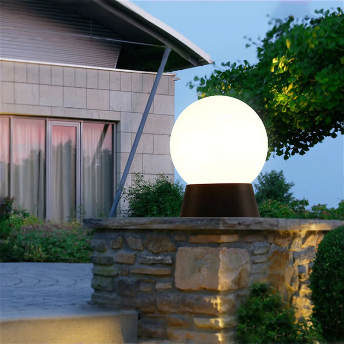 lampadaire extérieur globe noir pour éclairage de jardin et terrasse - vue 7 sur 15