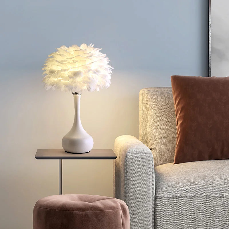 lampes de table modernes en plumes pour décoration douce et romantique - vue 6 sur 10