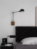 Moderne Wandleuchte mit langem Arm – dekorative Innenleuchte