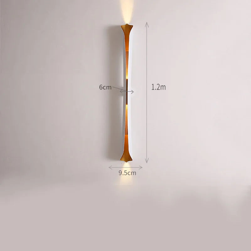 Minimalistische LED-Wandleuchte in Fackelform, dimmbar