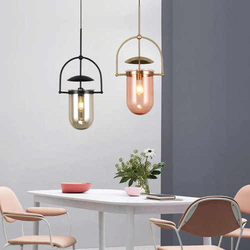 suspension en verre design minimaliste pour espace moderne