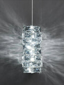 lustre moderne léger en cristal pour intérieurs élégants et contemporains
