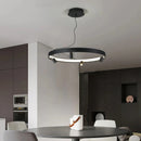 LED-Pendelleuchte in Kreisform im modernen nordischen Stil