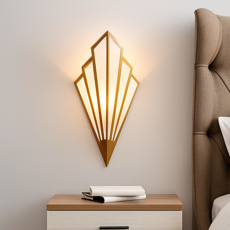 Applique murale design triangulaire LED en métal coloré