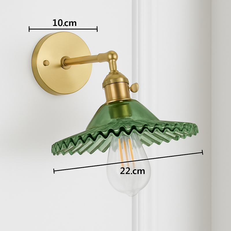 Applique murale dorée à LED et abat-jour en verre