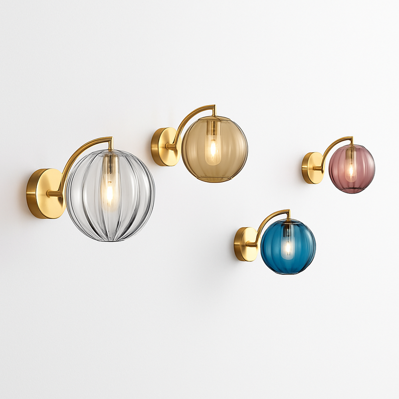 Applique murale LED doré avec boule en verre fumé Scone