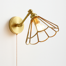 Moderne LED-Wandleuchte mit Zugschalter und Kette