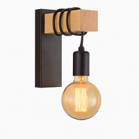 Vintage Wandleuchte aus Holz im Retro-Stil
