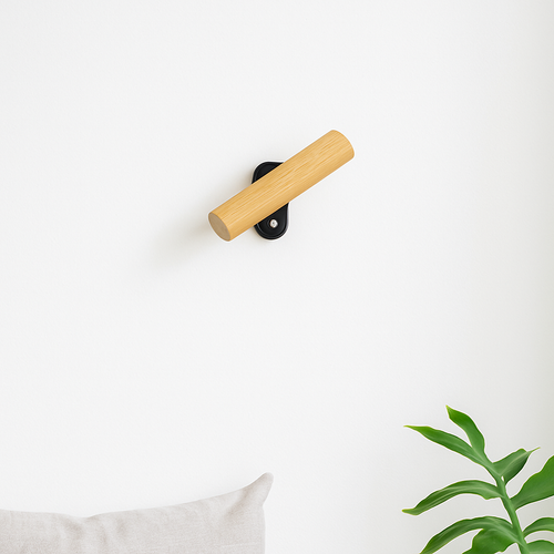 Minimalistische drehbare Wandleuchte aus Holz mit LED-Schalter - vue 5 sur 8