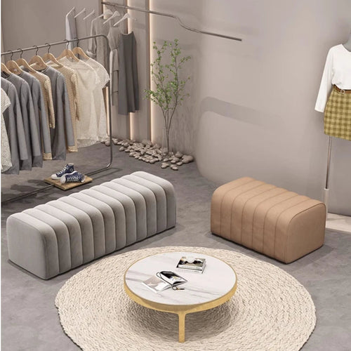 banc-en-velours-nordique-repose-pieds-doux-et-l-gant-0.png