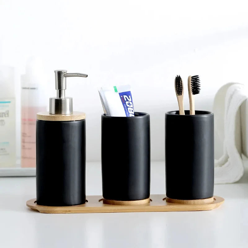 ensemble d'accessoires de salle de bain en céramique et bambou