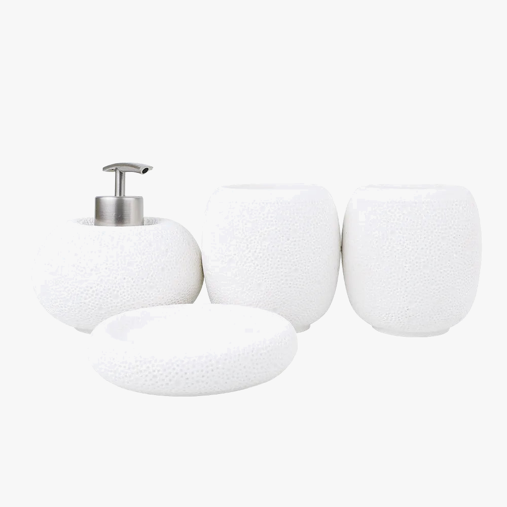 ensemble-de-c-ramique-quatre-pi-ces-pour-salle-de-bain-4.png