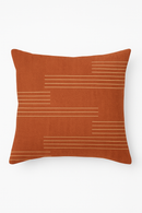 housse de coussin carrée motif géométrique marron élégant