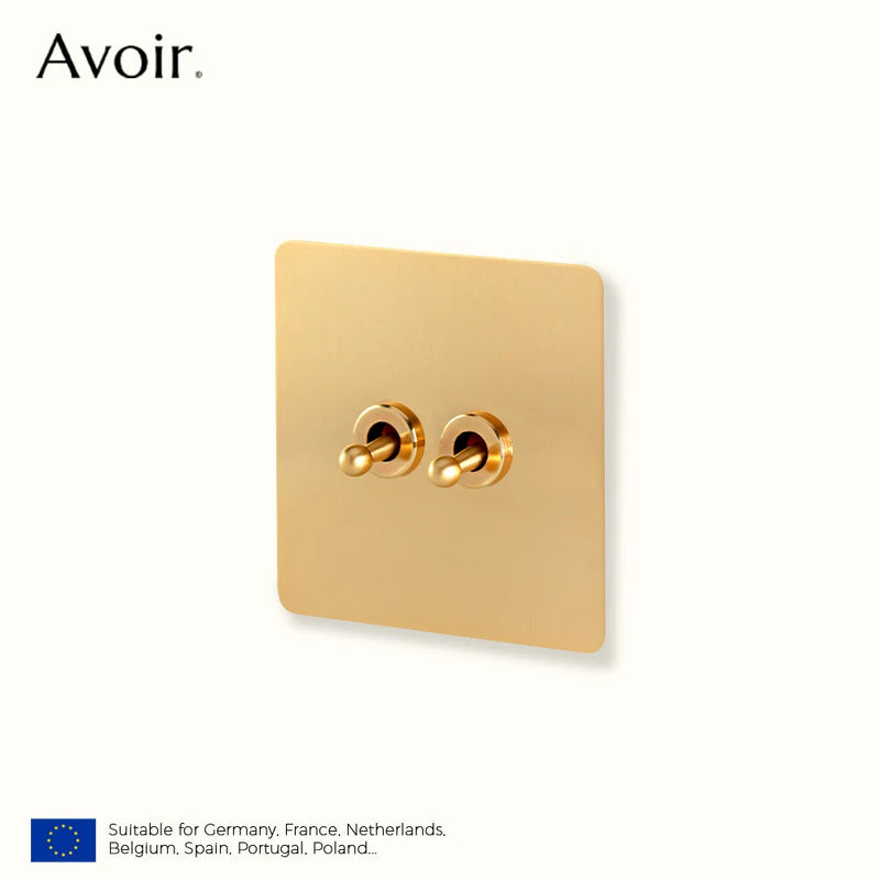 interrupteur-bascule-avec-levier-en-laiton-design-contemporain-1.png
