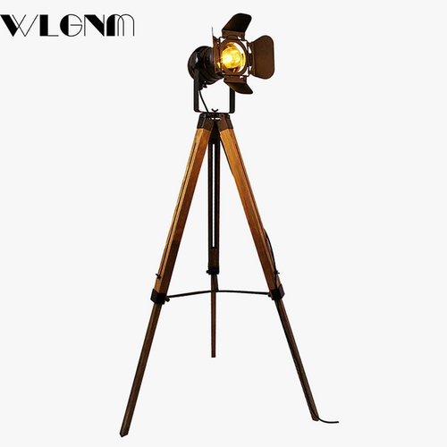 lampadaire-moderne-en-bois-avec-t-te-de-lumi-re-r-glable-en-fer-1.png