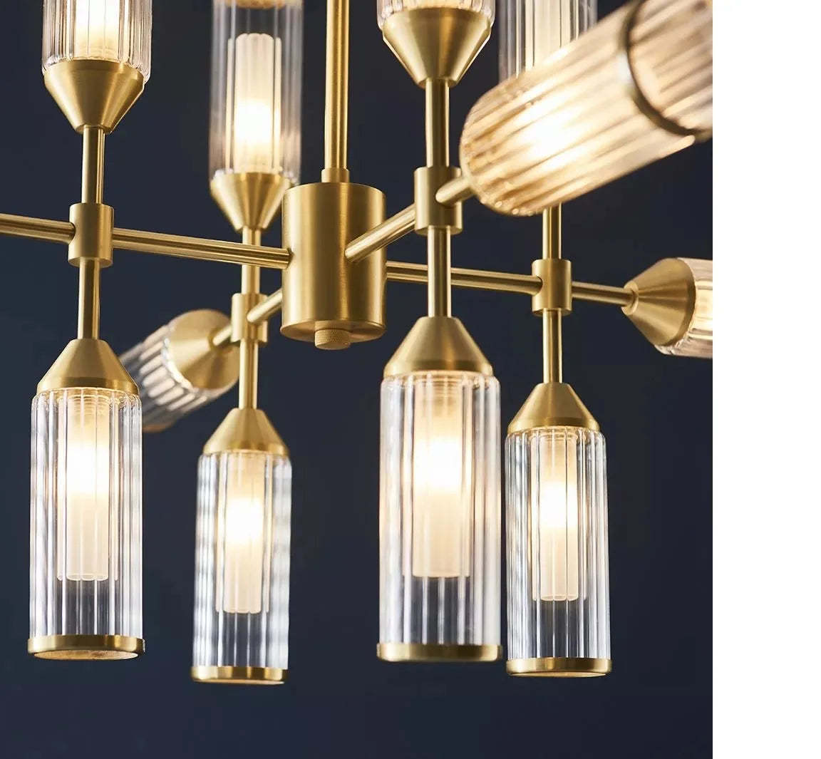lustre-moderne-multi-bras-pour-une-ambiance-luxueuse-2.png