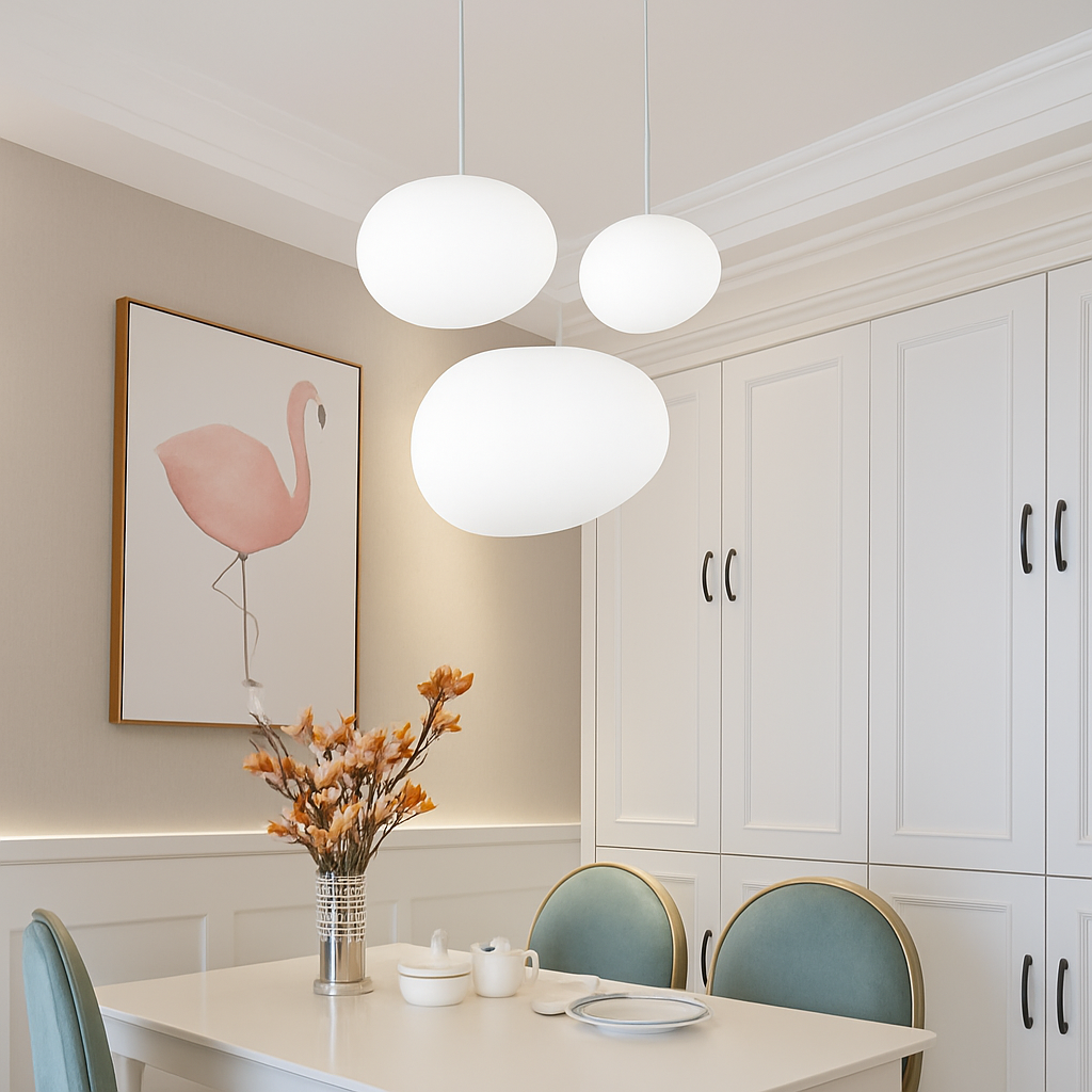 Suspension design LED forme ovale en verre blanc - vue 3 sur 5