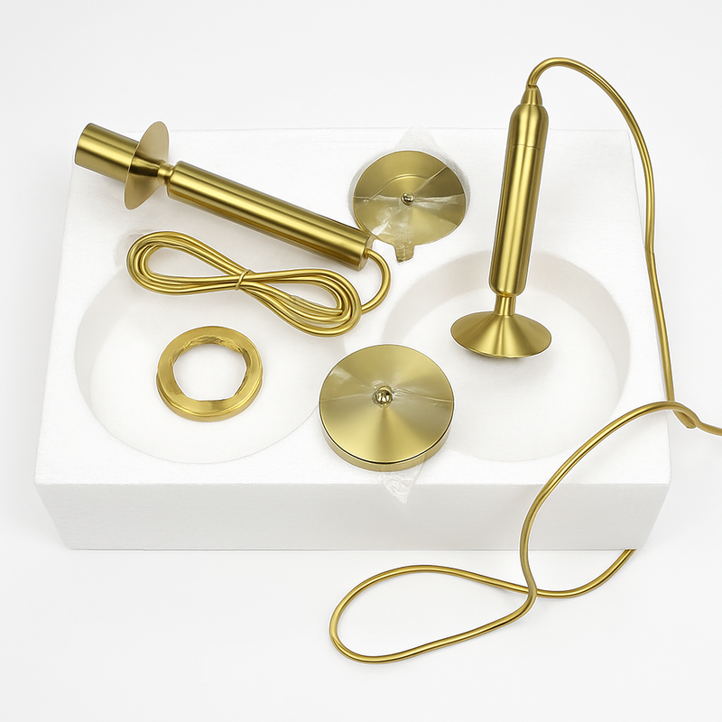 suspension luxueuse avec abat-jour en boule dorée