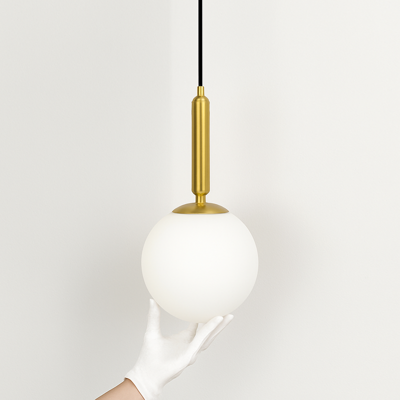 suspension luxueuse avec abat-jour en boule dorée