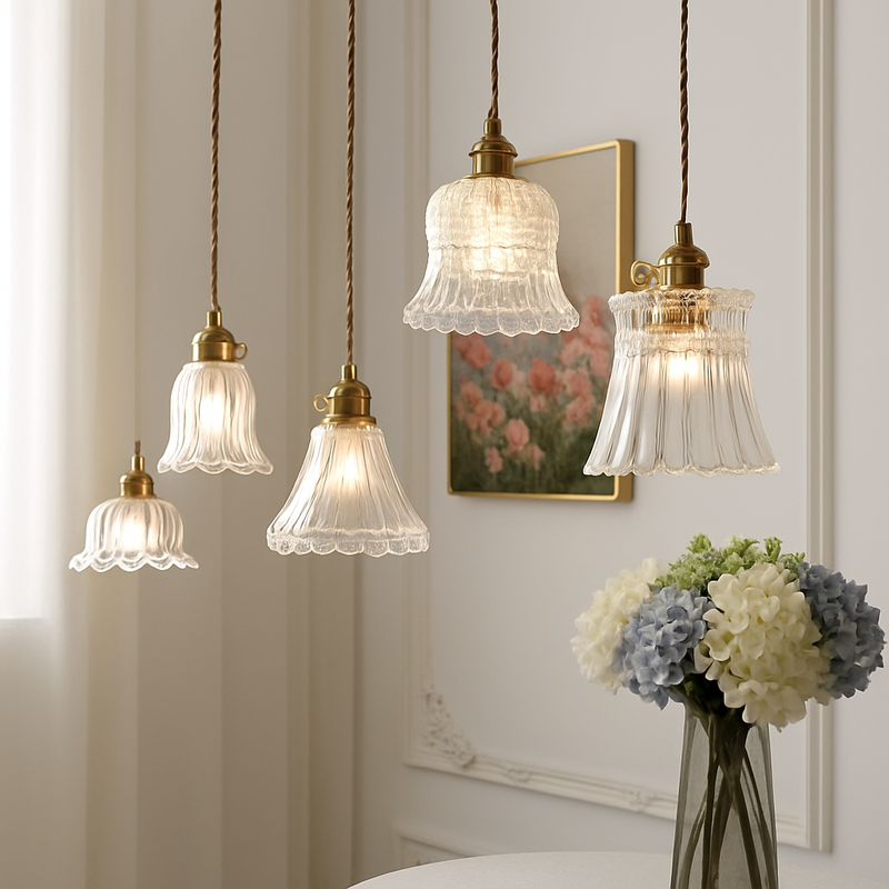 suspension rétro en laiton et verre gravé design élégant pour restaurant