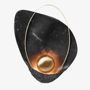 Design-LED-Wandleuchte im Marmor-Look mit goldenem Ring