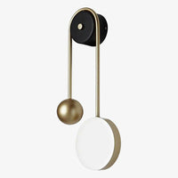 Design-Wandleuchte mit LED, goldener Kugel und leuchtendem Diskus