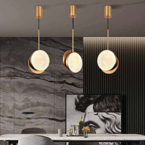 Suspension moderne LED en forme de pièce effet marbre Alhena