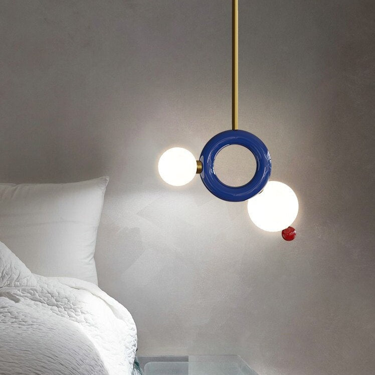 Suspension moderne en métal et boules colorés Ginna
