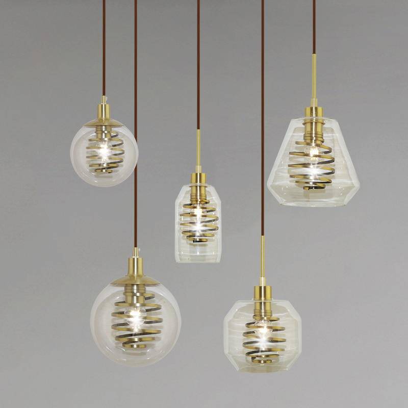 Suspension design en verre avec spirale dorée - vue 3 sur 14