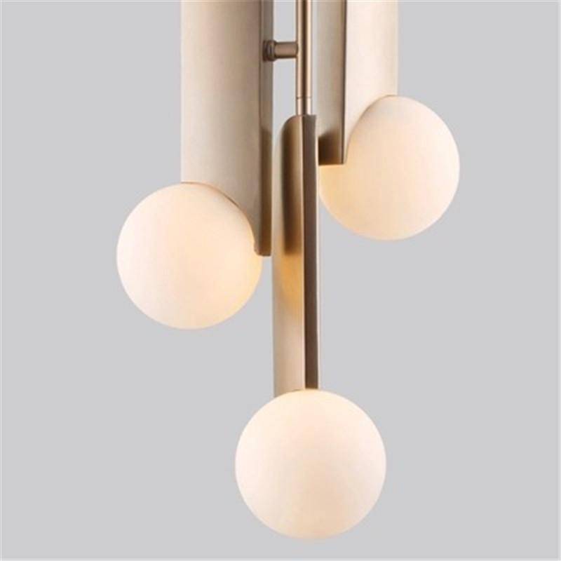 Suspension design à LED doré avec boules Brass