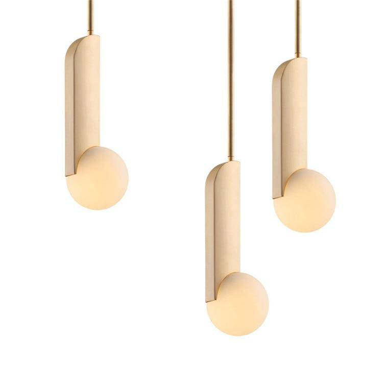 Suspension design à LED doré avec boules Brass