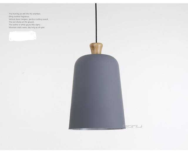 Suspension de plusieurs formes en aluminium et bois