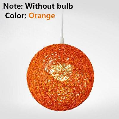 Suspension en boule de tissu de couleur Wicker