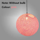 Suspension en boule de tissu de couleur Wicker