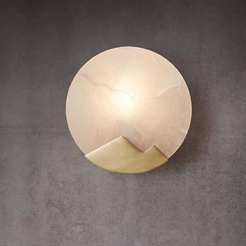 Applique murale design LED avec disque de marbre et métal doré