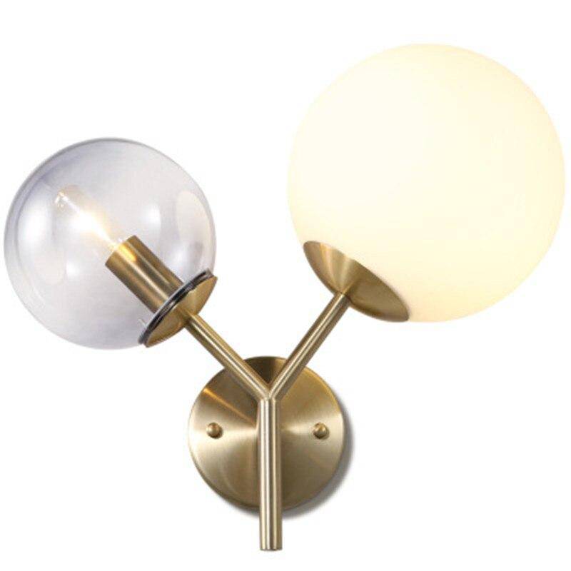 Applique murale design LED en métal doré avec deux boules en verre - vue 5 sur 5