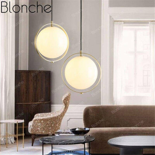 Design-Pendelleuchte LED mit goldenem Ring und Glaskugel - vue 2 sur 6