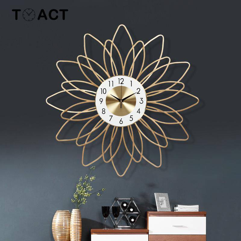 Horloge murale en forme de fleur en métal doré 54cm Extra - vue 4 sur 5