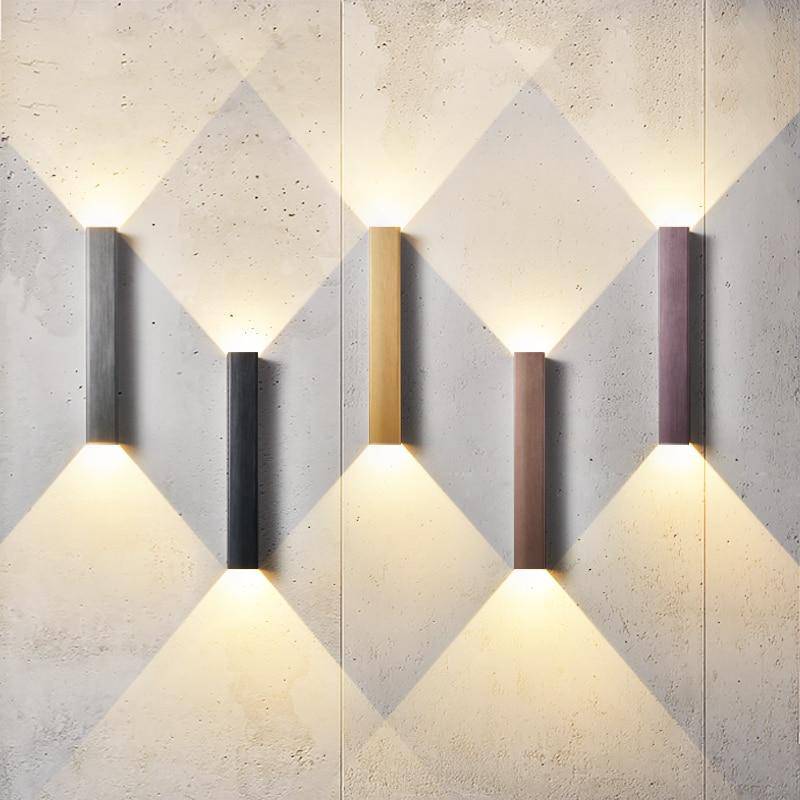 Applique murale design à LED en métal allongé coloré Loft