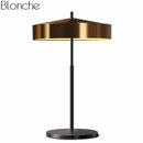 Lampe à poser LED design avec abat-jour en métal