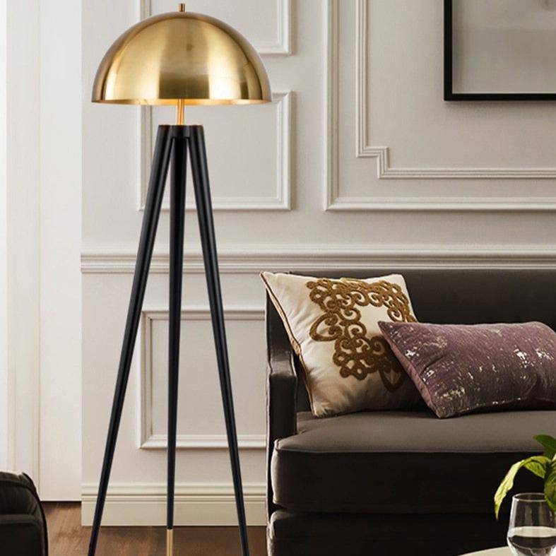 Lampadaire design LED tripod noir avec abat-jour doré Mushroom - vue 4 sur 6