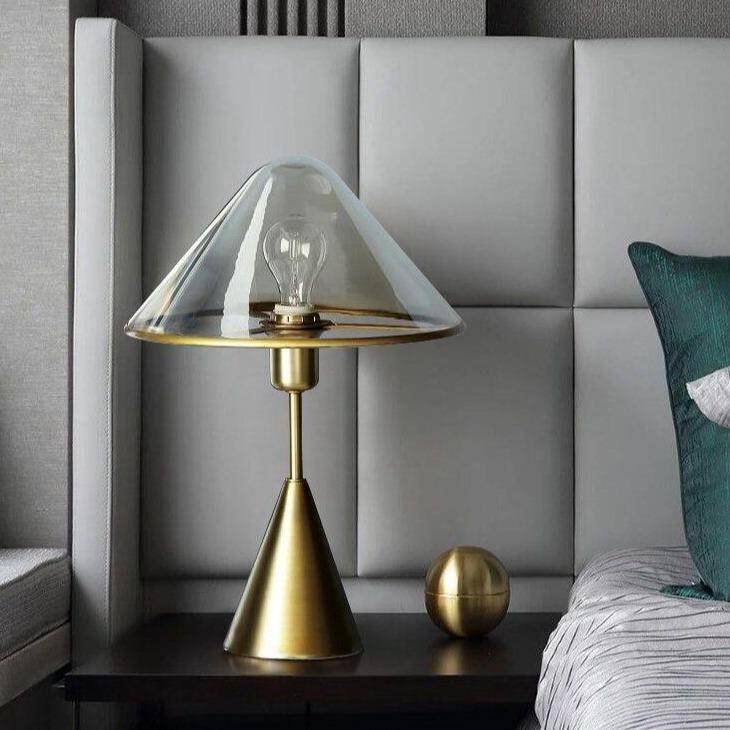 Lampe à poser design LED avec socle conique en métal doré - vue 3 sur 9